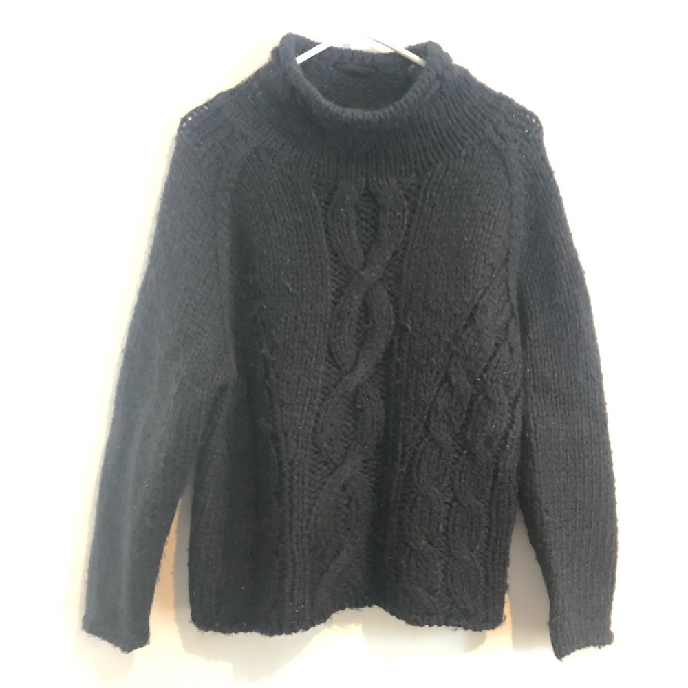 Carducci,black sweater with large cable knit, super soft, M